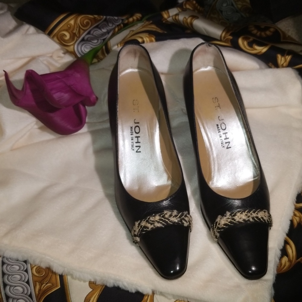 St. John Collection Black and Cream Heels